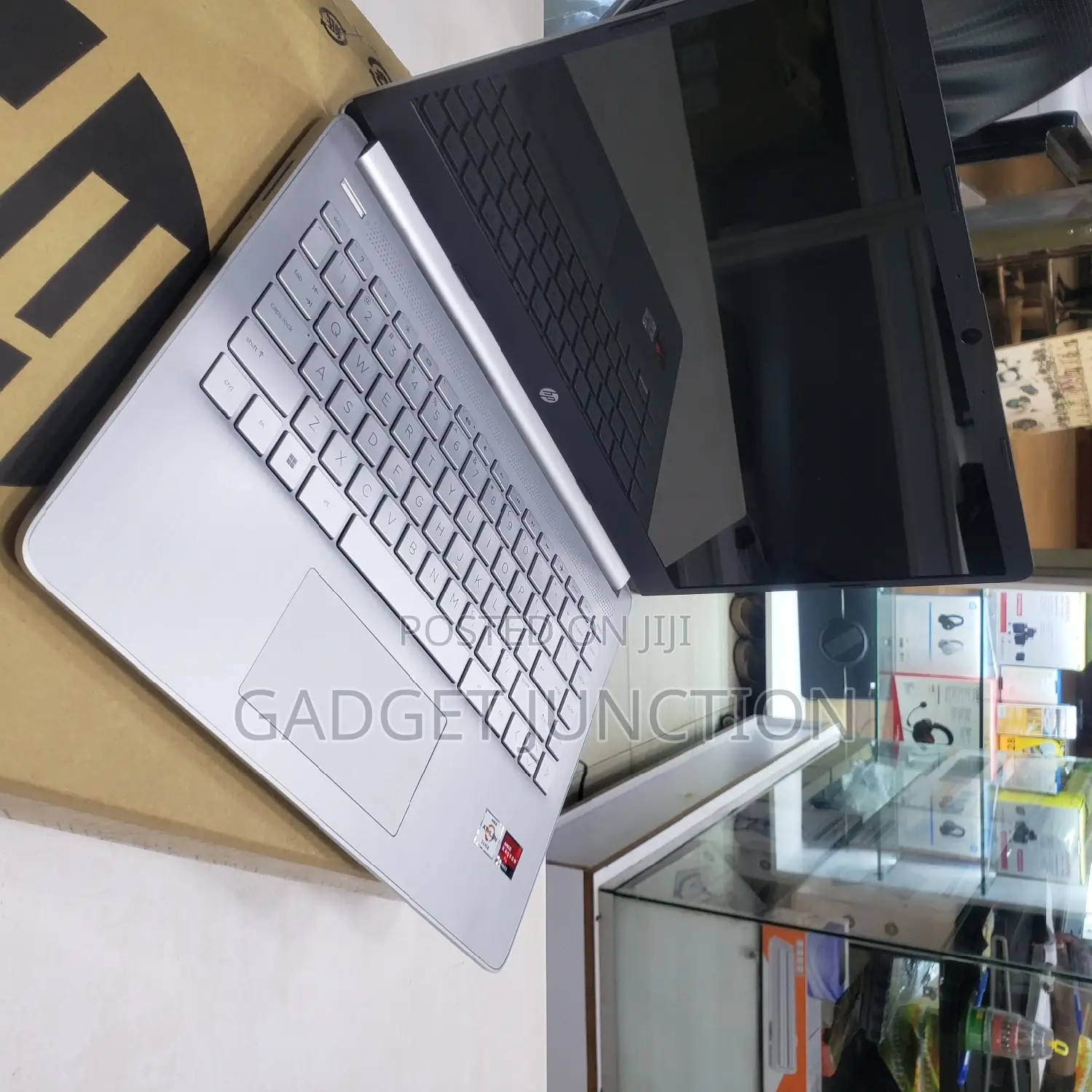 New Laptop HP 14S 8GB AMD SSD 512GB