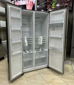 Hisense 670liters Side by Side Refrigerator Silver