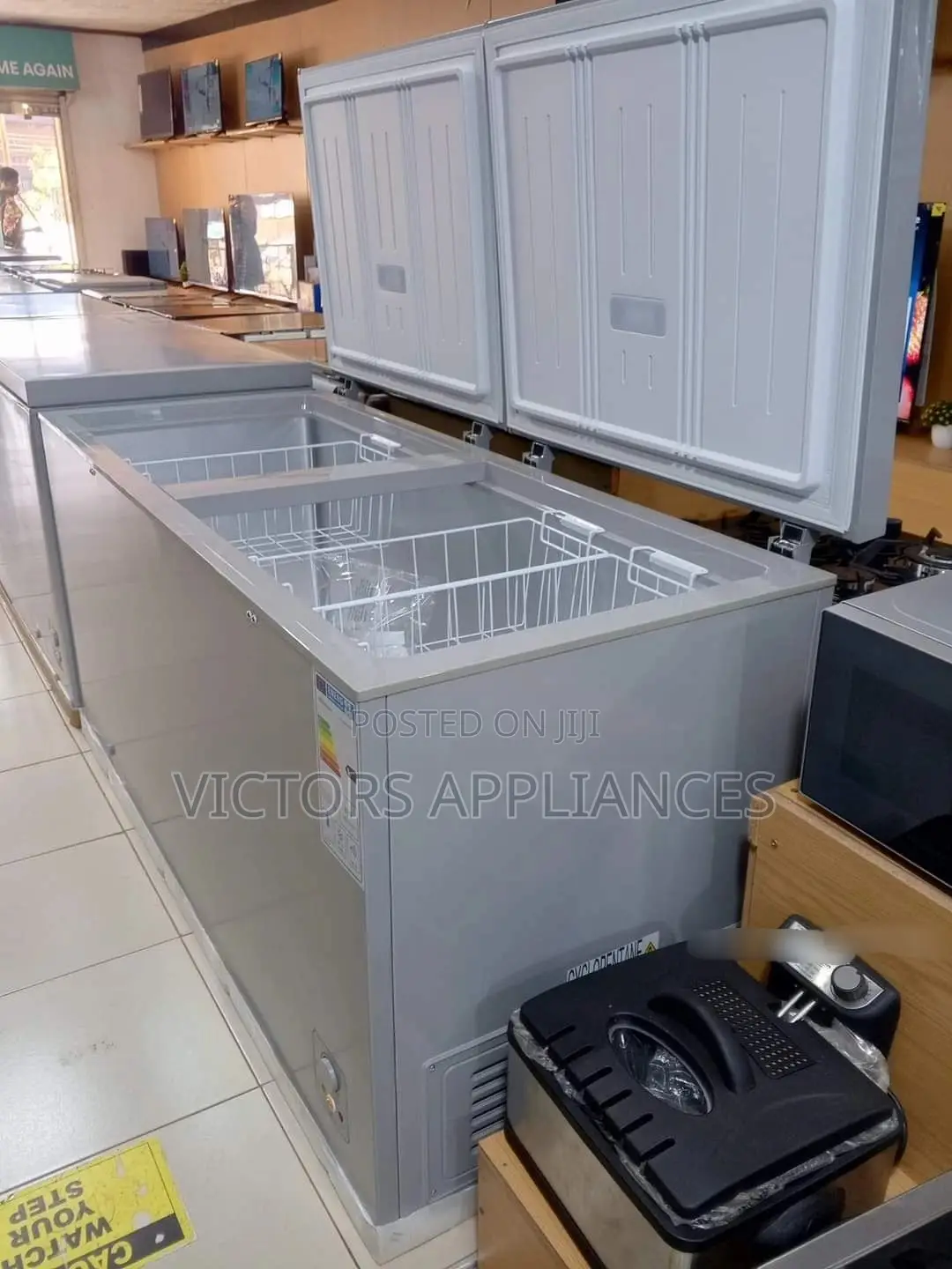 Hisense 660L Deep Freezer With Double Doors