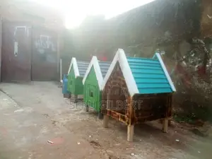 2to3 Malteseee Dog House