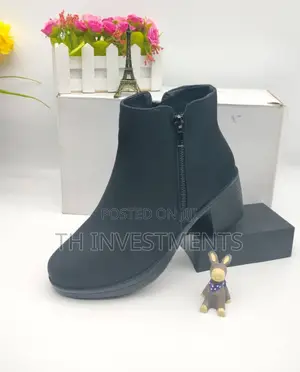 Ladies Classic Boots.