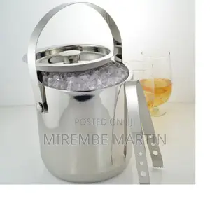Stainless Steel Ice Bucket With Cover.
