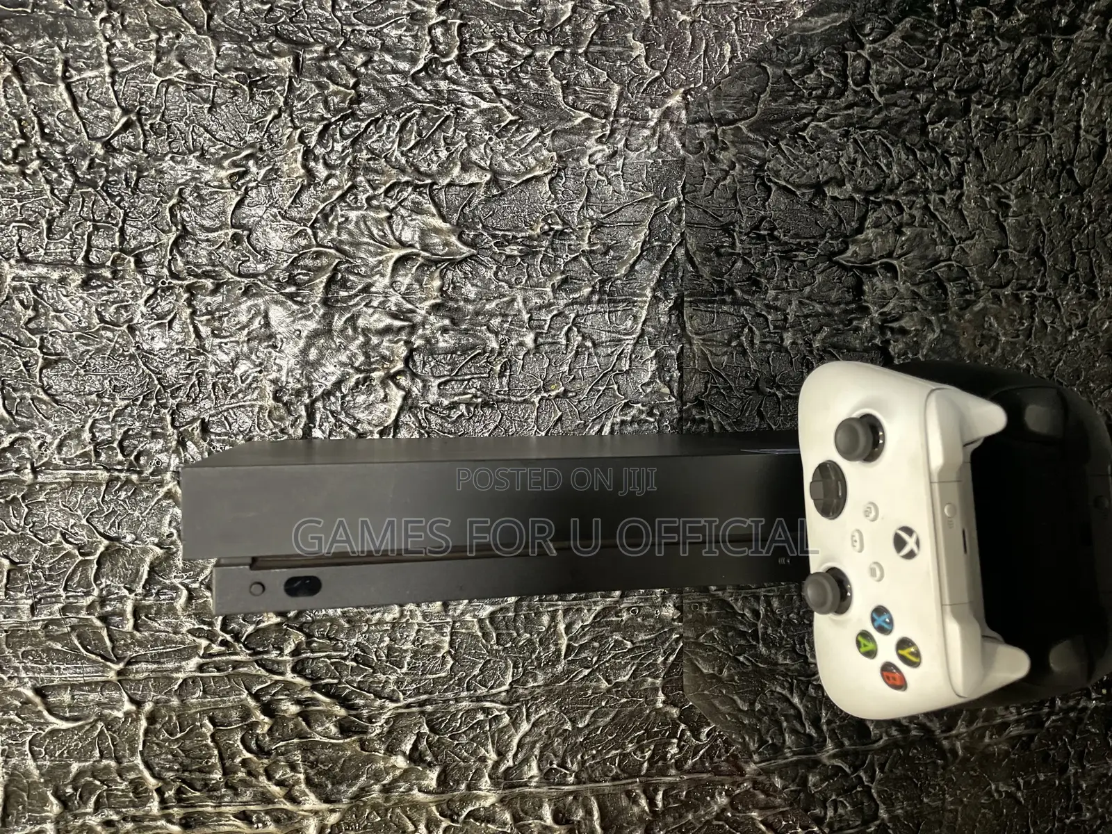 Xbox One X and One Game Pad €€66