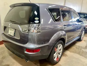 Mitsubishi Outlander 2.4 2009 Gray