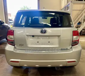 Toyota IST 2009 Silver