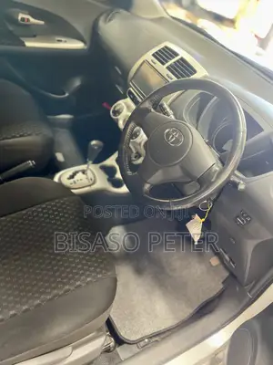 Toyota IST 2009 Silver