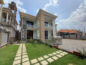 Furnished 6bdrm Duplex in Kira for sale