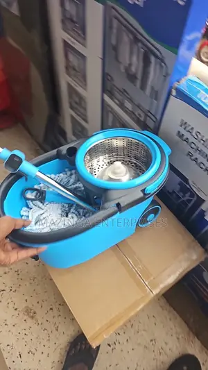 360° Detachable Wheels Spin Mop Bucket