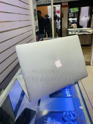 Laptop Apple MacBook Pro 2015 16GB Intel Core I7 SSD 256GB