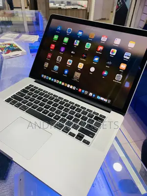 Laptop Apple MacBook Pro 2015 16GB Intel Core I7 SSD 256GB