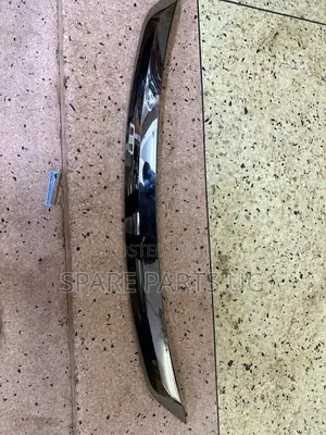 Harrier 2015 - 2019 Bonnet Chrome / Moulding