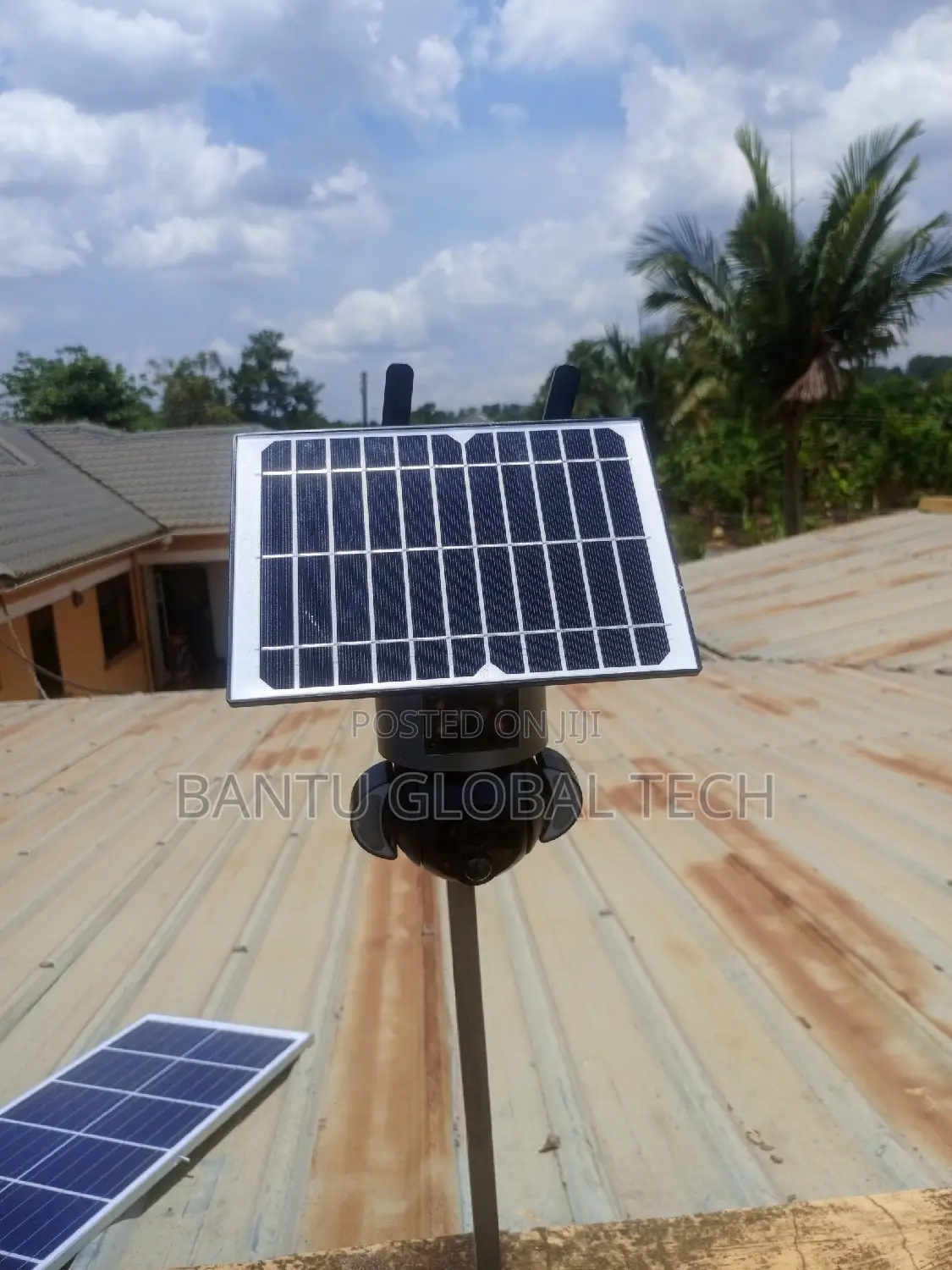 Solar Powered 4MP PTZ Dual Lens Camera