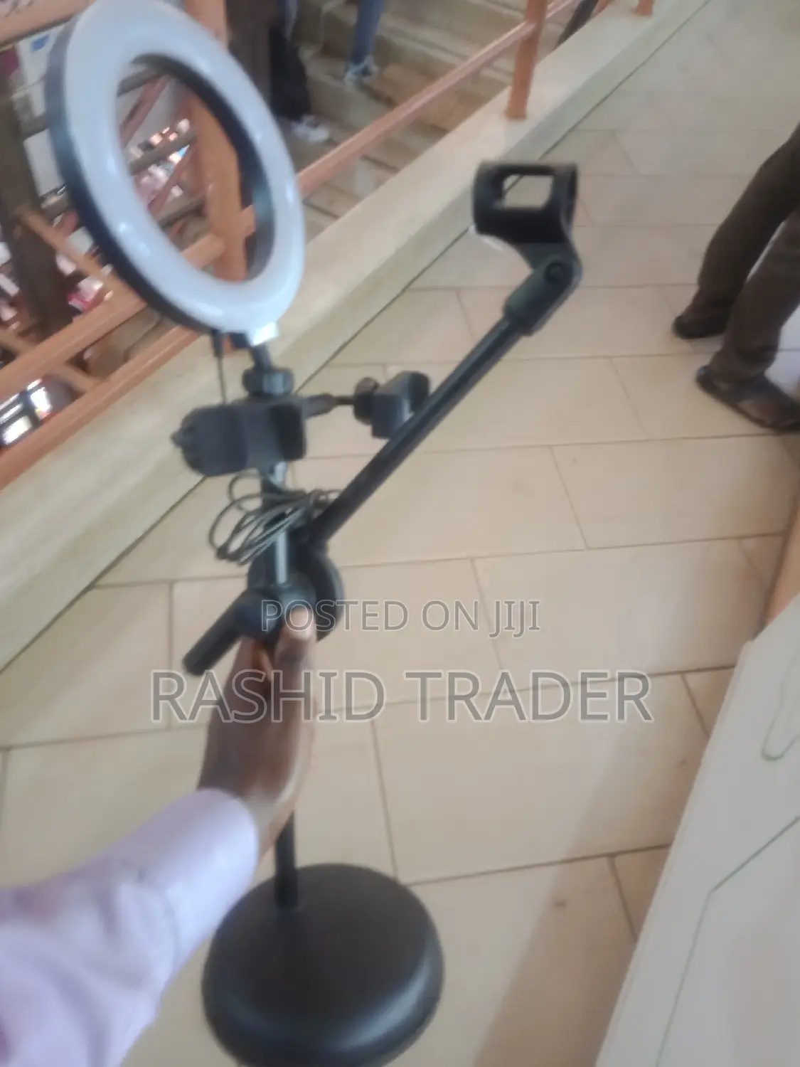 Live Video Mobile Phone Stand