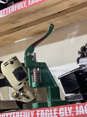 Button Presser Sewing Machines for Soft Seats