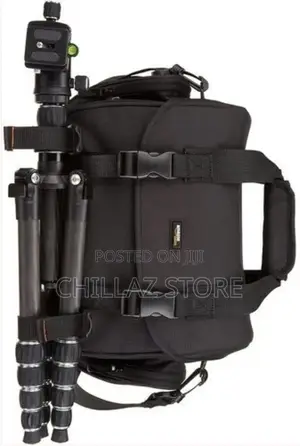 Amazonbasics Large DSLR Gadget Bag (Grey Interior) –