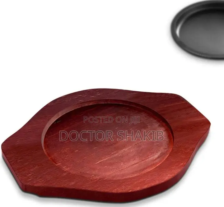 Round Shaped Cast Iron Grill Pan/Plate With a Wooden Base