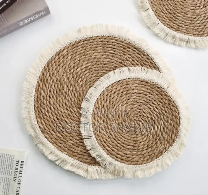 2pcs Woven Well Decorated Round Table Placemats