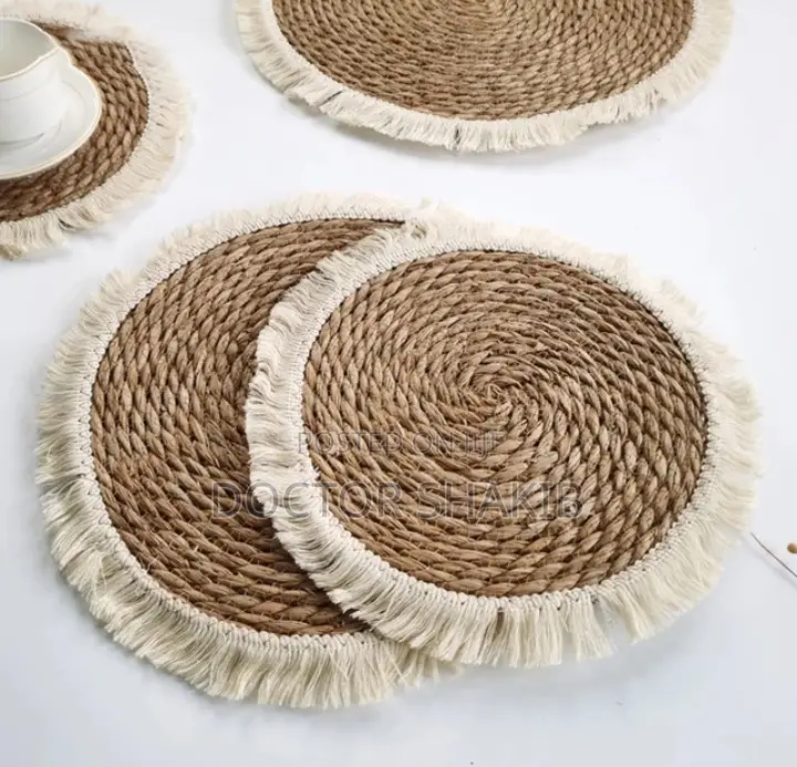 2pcs Woven Well Decorated Round Table Placemats