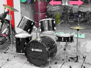 Yamaha Acoustic Drum Set