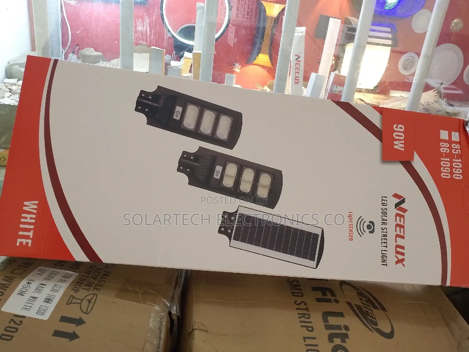 90W Neelux Solar Street Lights