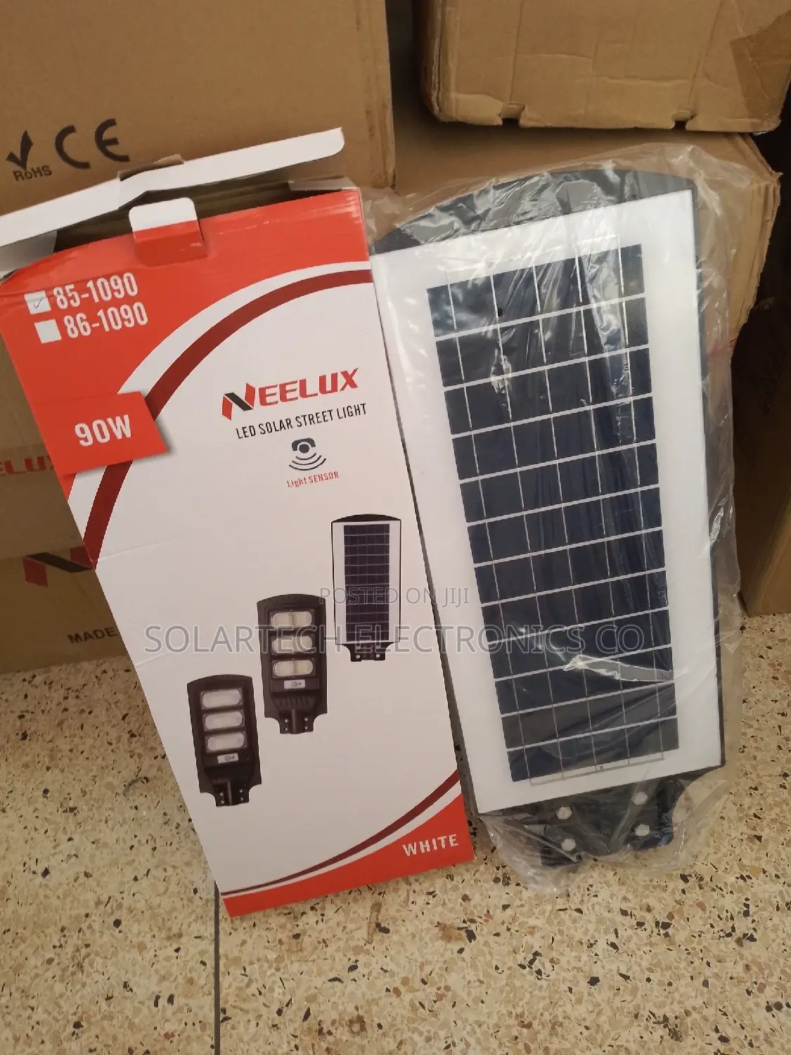 90W Neelux Solar Street Lights