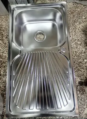 Single Kitchen Sink With a Tray