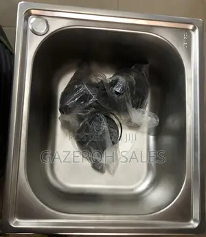 Single Kitchen Sink Without a Tray