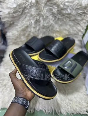 Original Men’S Classic Fendi Luxurious Leather Sandals