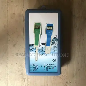 Digital Pocket Pro Ph and Saltconductivity Meter With Case