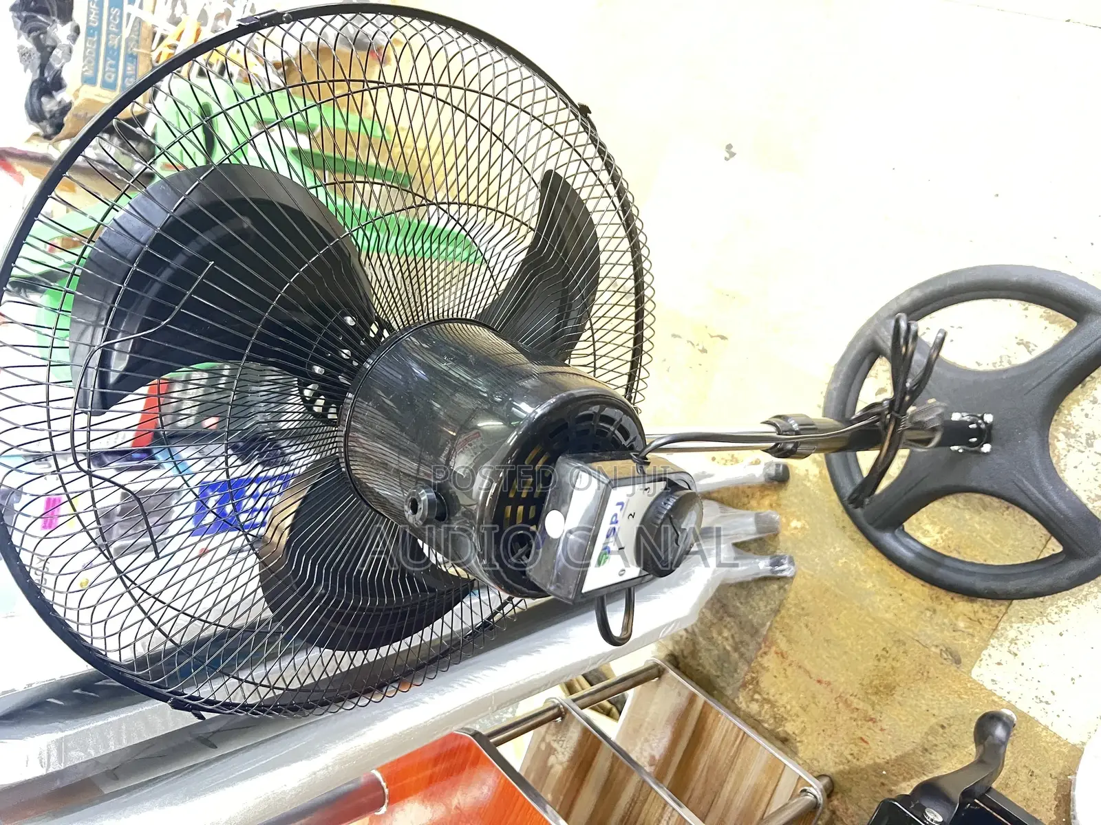 SPJ 18” Metallic Fan