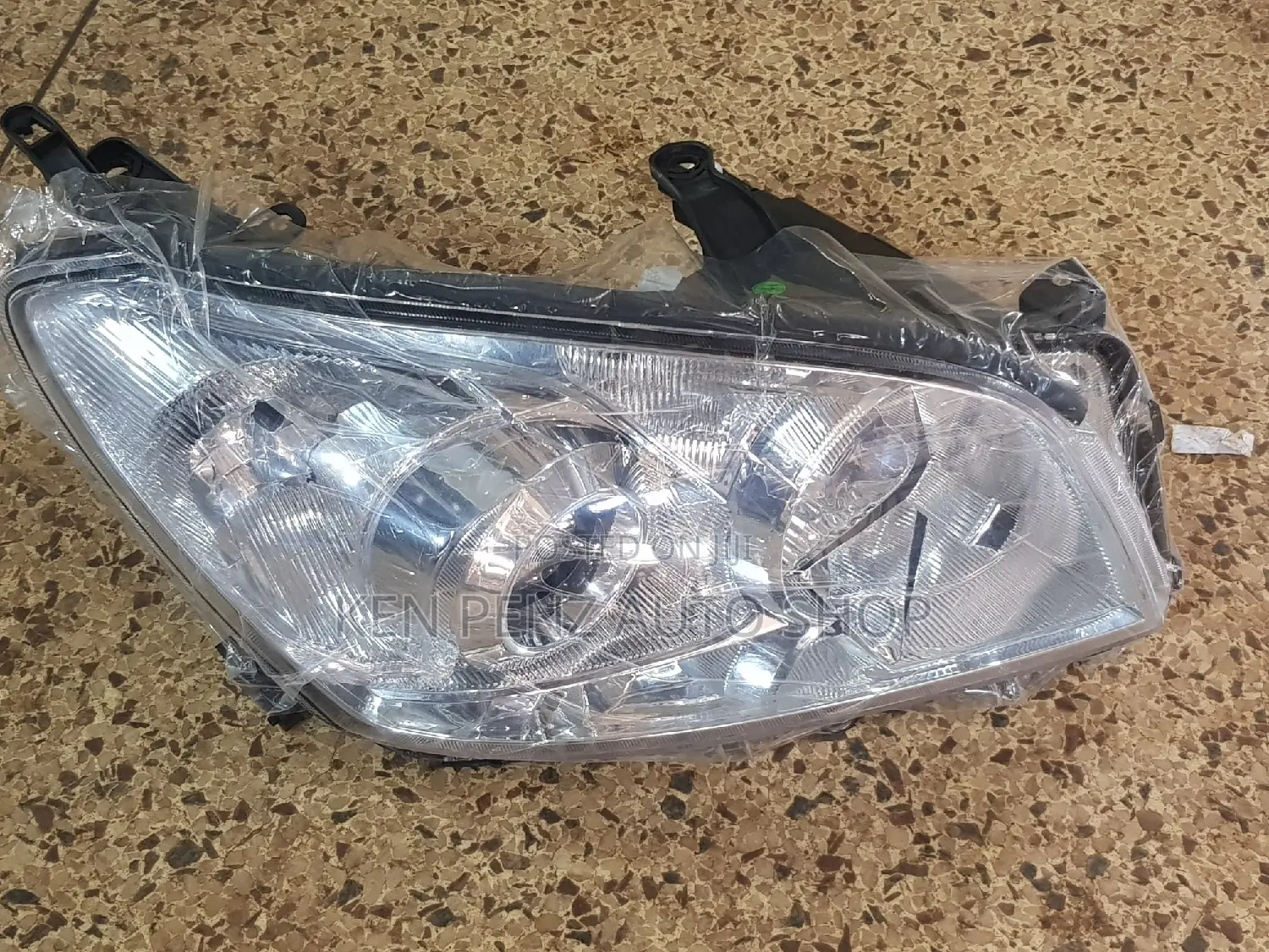 Headlamp Rav4 2009- 2010 (New Model)