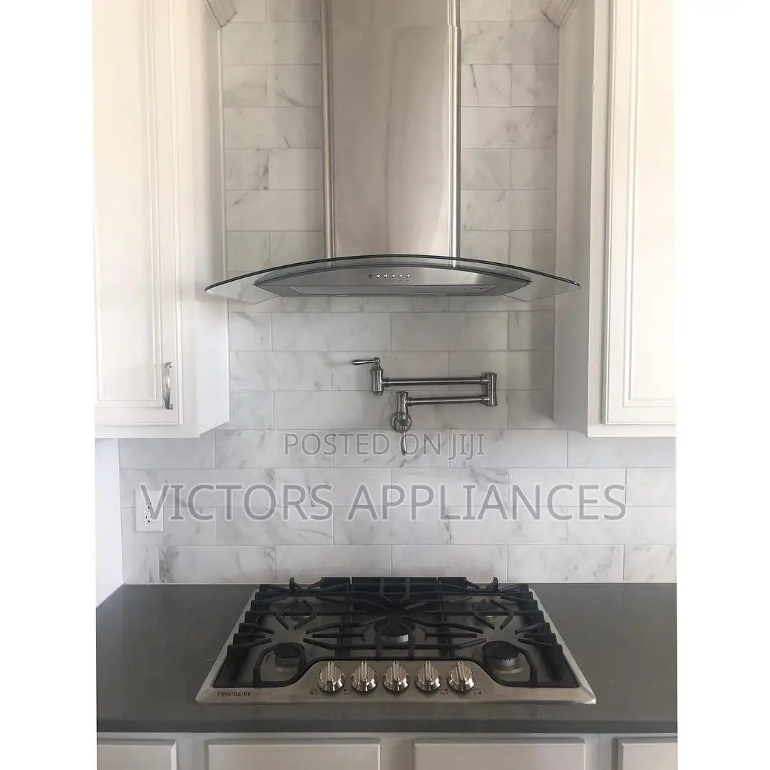 Geepas Curved Glass Chimney Hood