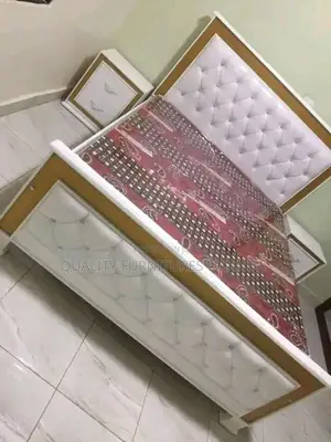 4×6 Tufted Bed