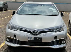 Toyota Auris 2016 Silver