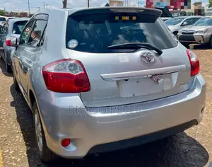 Toyota Auris 2011 Silver