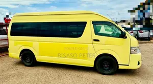 Toyota HiAce 2015 Yellow