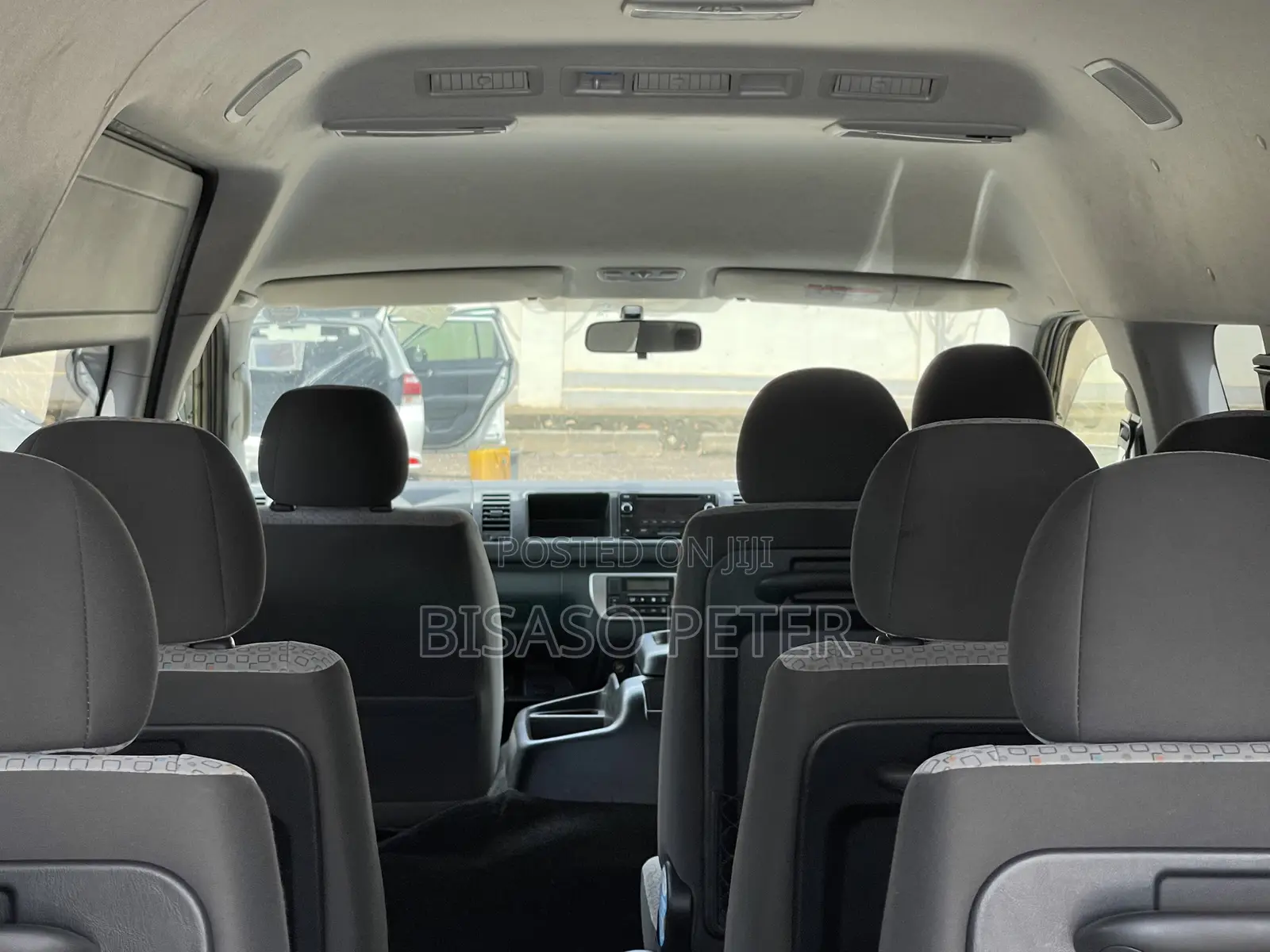 Toyota HiAce 2015 Yellow