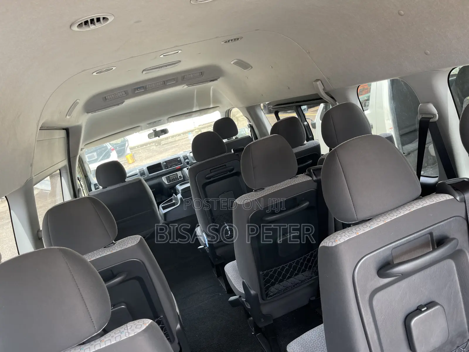 Toyota HiAce 2015 Yellow