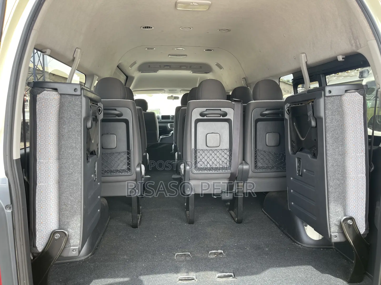 Toyota HiAce 2015 Yellow