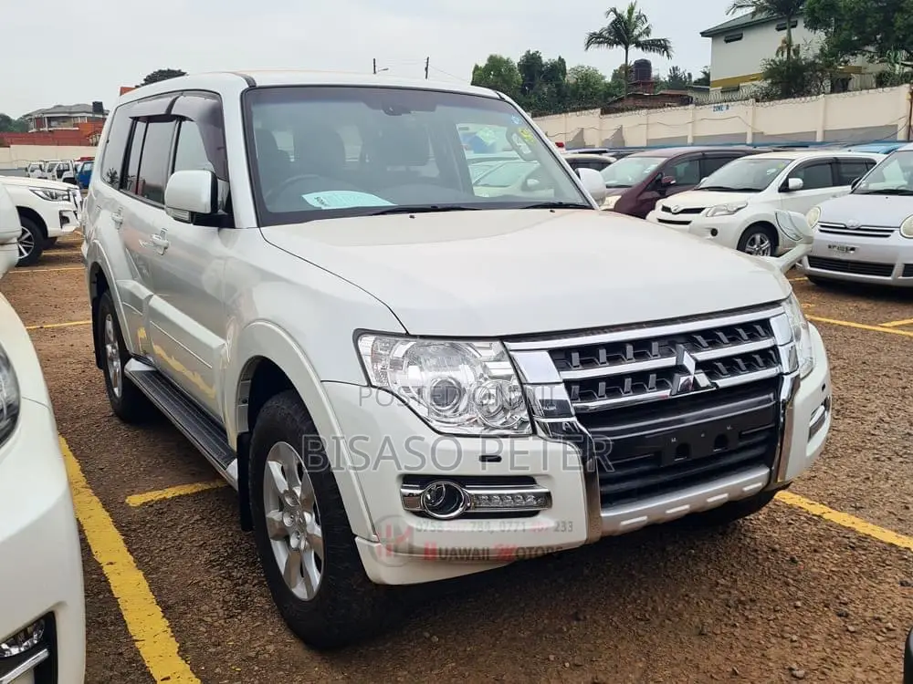 Mitsubishi Pajero V90 3.2 DI-D GL 2015 White