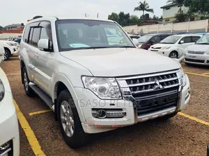 Mitsubishi Pajero V90 3.2 DI-D GL 2015 White