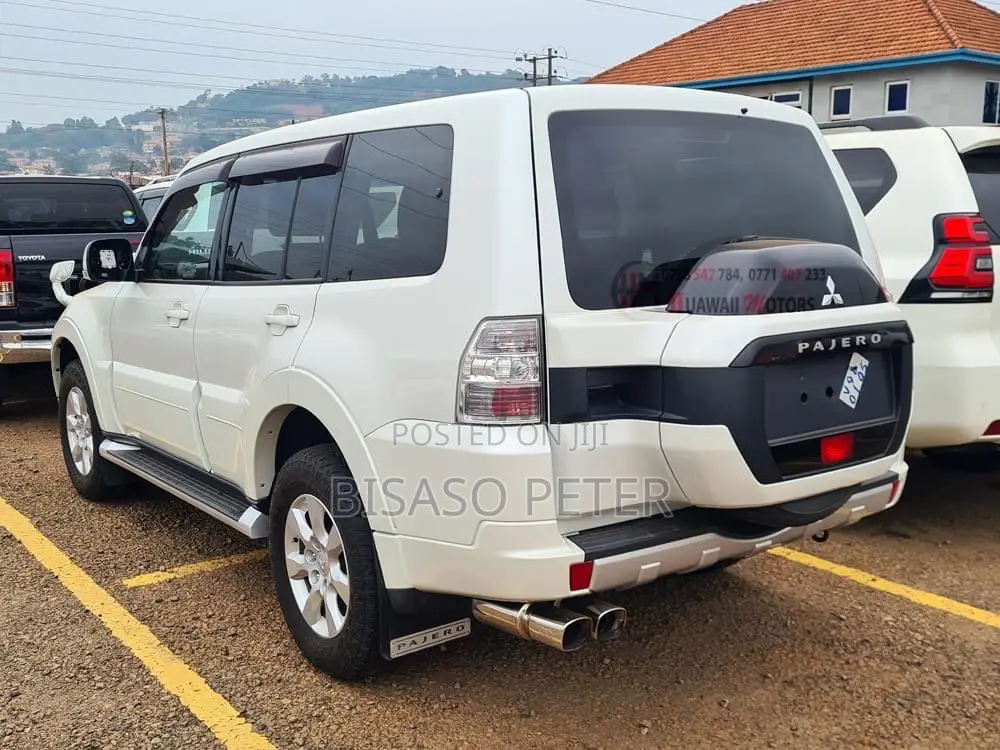 Mitsubishi Pajero V90 3.2 DI-D GL 2015 White
