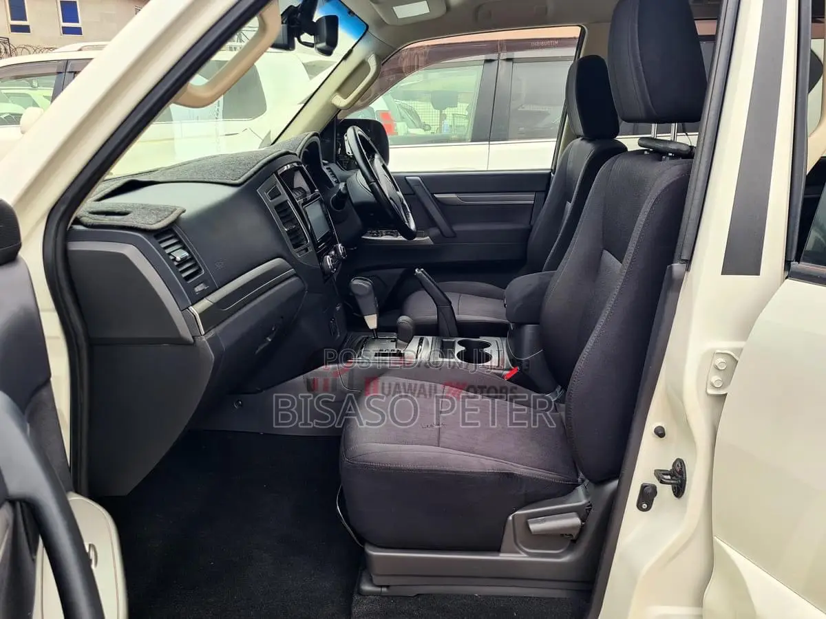 Mitsubishi Pajero V90 3.2 DI-D GL 2015 White