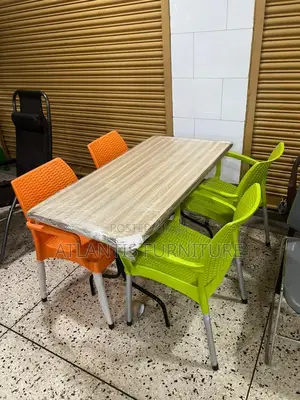 Dining Set Very Nicely