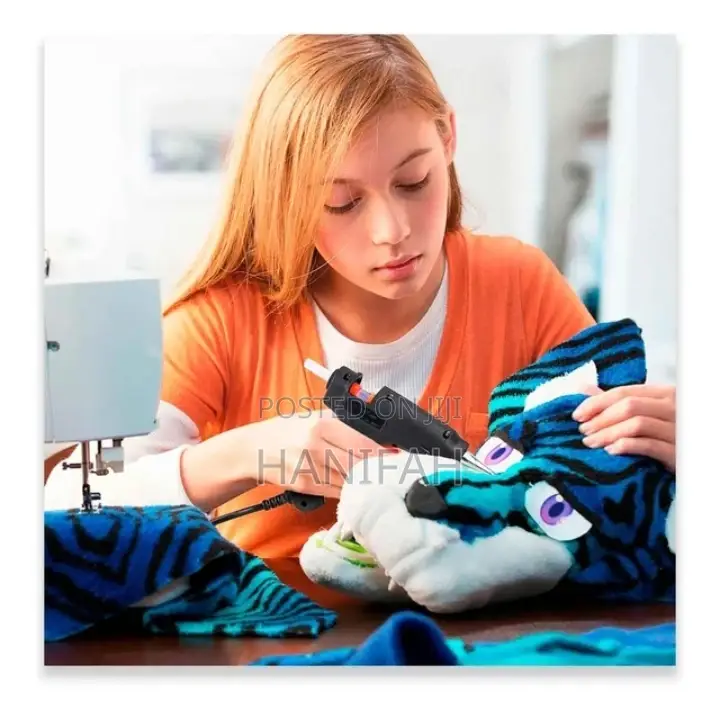 New Glue Gun With 9 Glue Sticks