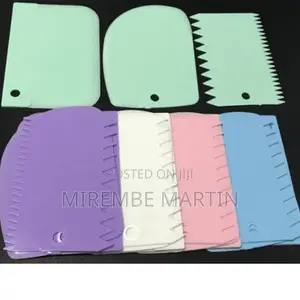 3 PCS Plastic Cake Smoothie Scraper.