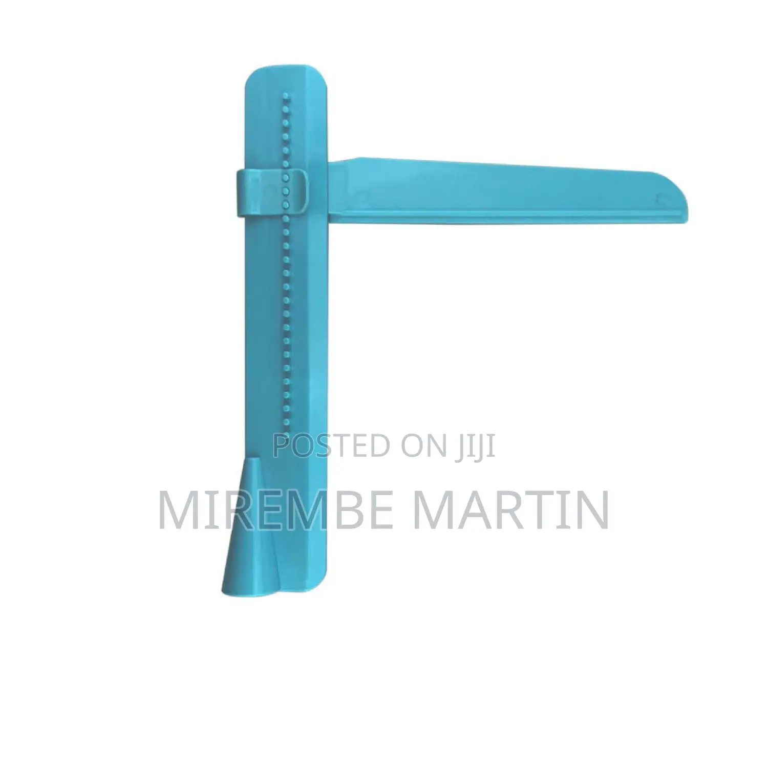 Adjustable Plastic Cake Scraper.