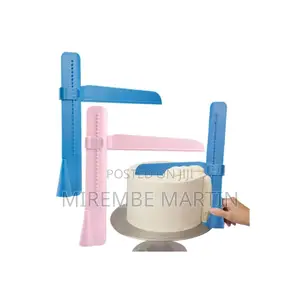 Adjustable Cake Scraper.