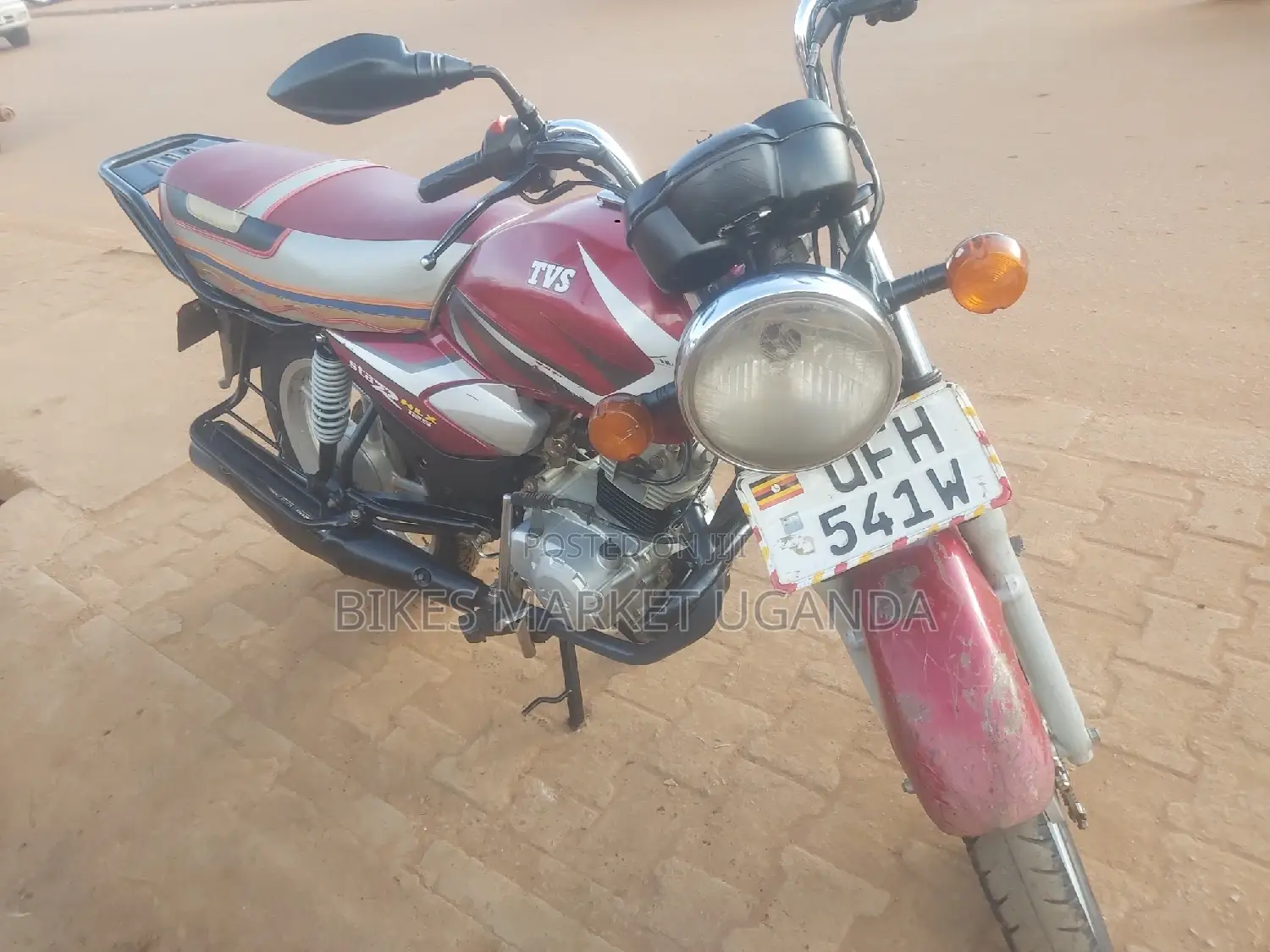 TVS HLX 125 2023 Red