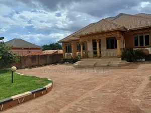 3bdrm Bungalow in Buziga Heights, Division A for sale